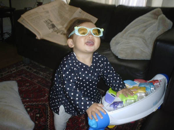 Sasha_with_toy412886da1